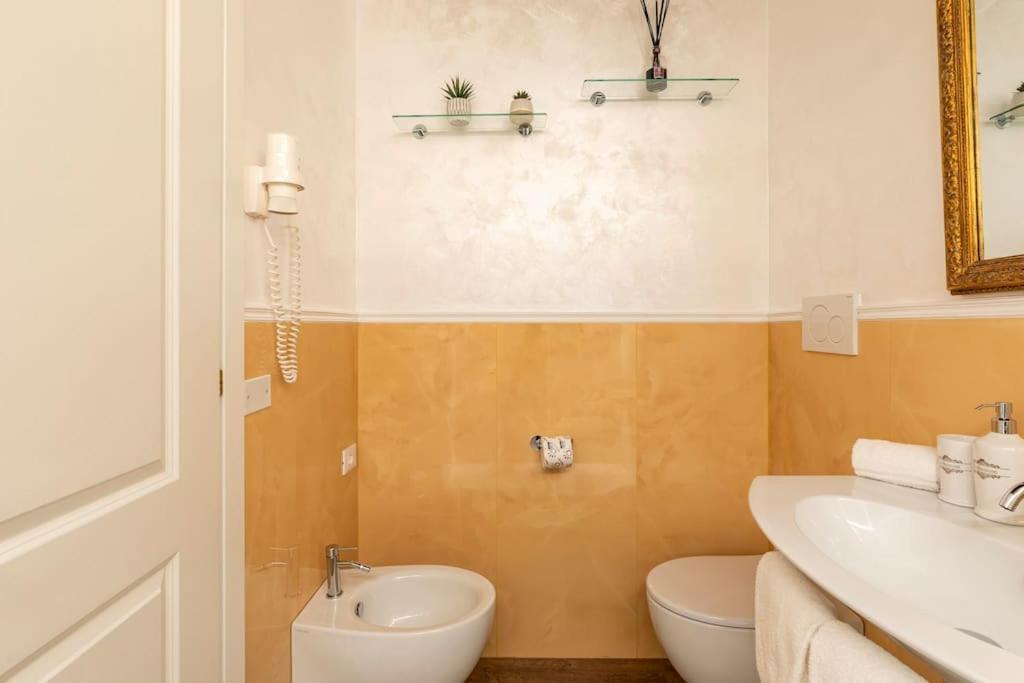 Frattina Elegance Suite Рим Екстериор снимка